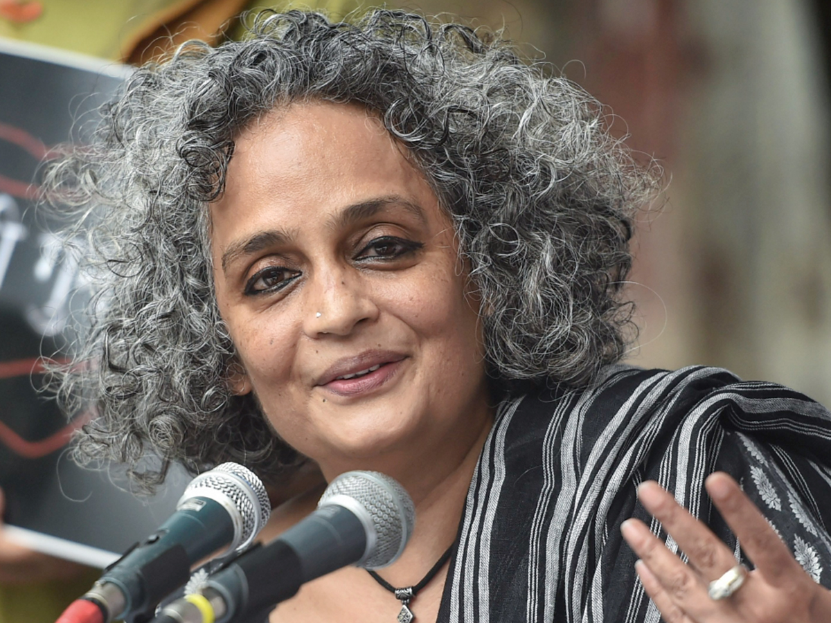 Arundhati_20Roy.jpg 5
