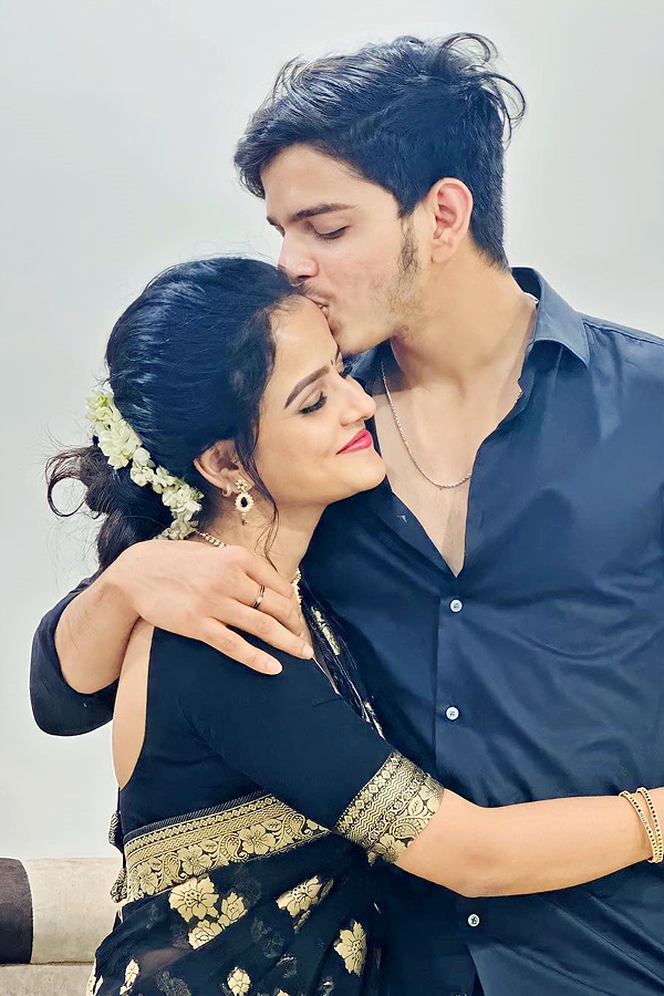 Baby_20heroine_20Vaishnavi_20Chaitanya_20Brother_20Photos_6.jpg 7
