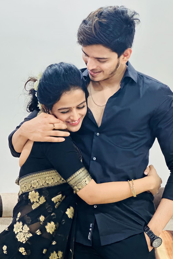 Baby_20heroine_20Vaishnavi_20Chaitanya_20Brother_20Photos_8.jpg 9
