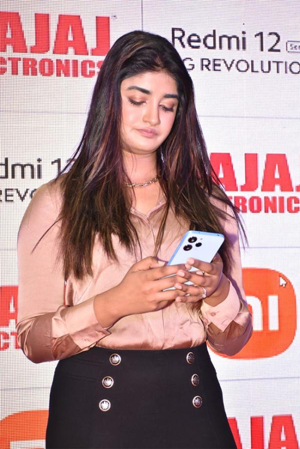 dimple_20hayathi_20dance.jpg 6
