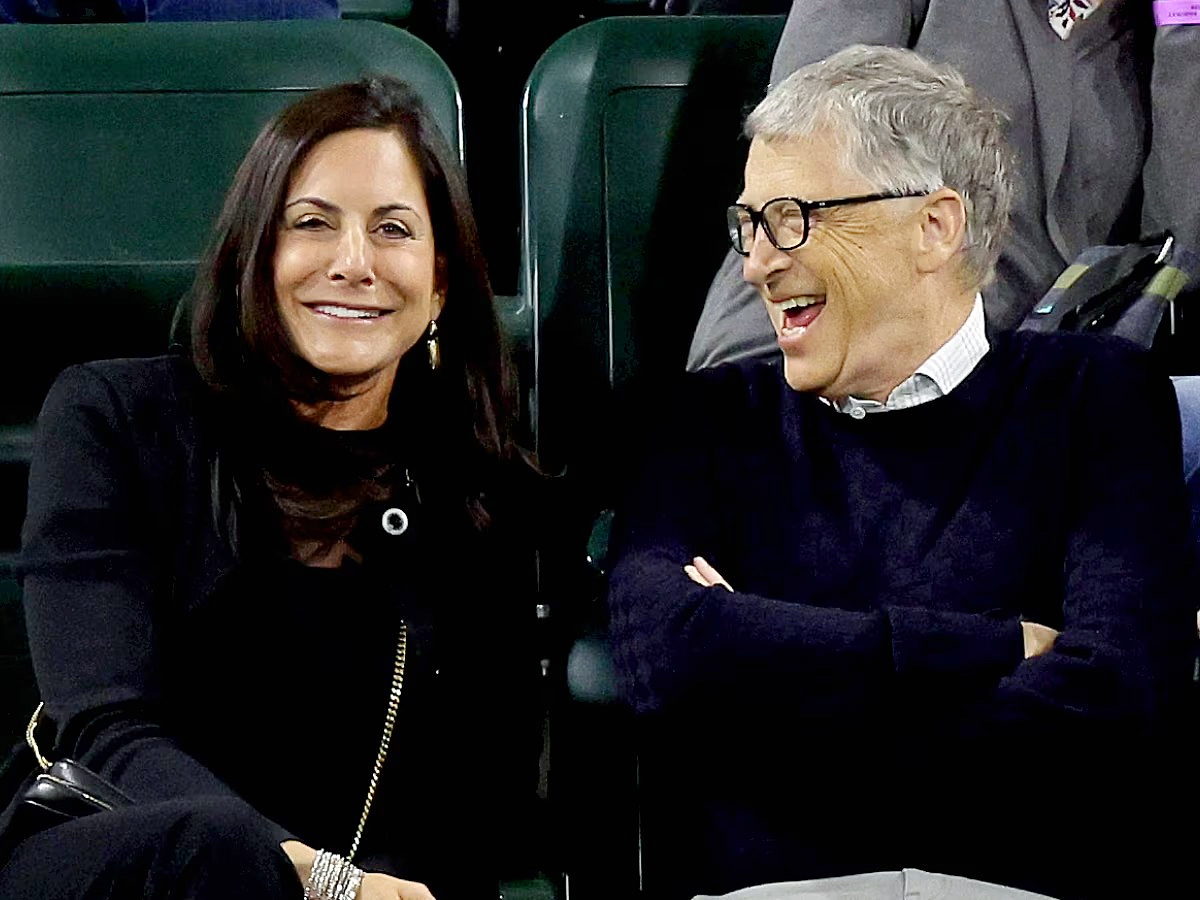Bill_20gates_20and_20his_20new_20girlfriend_20paula_20hurd_20viral_20photos-4.jpg 4