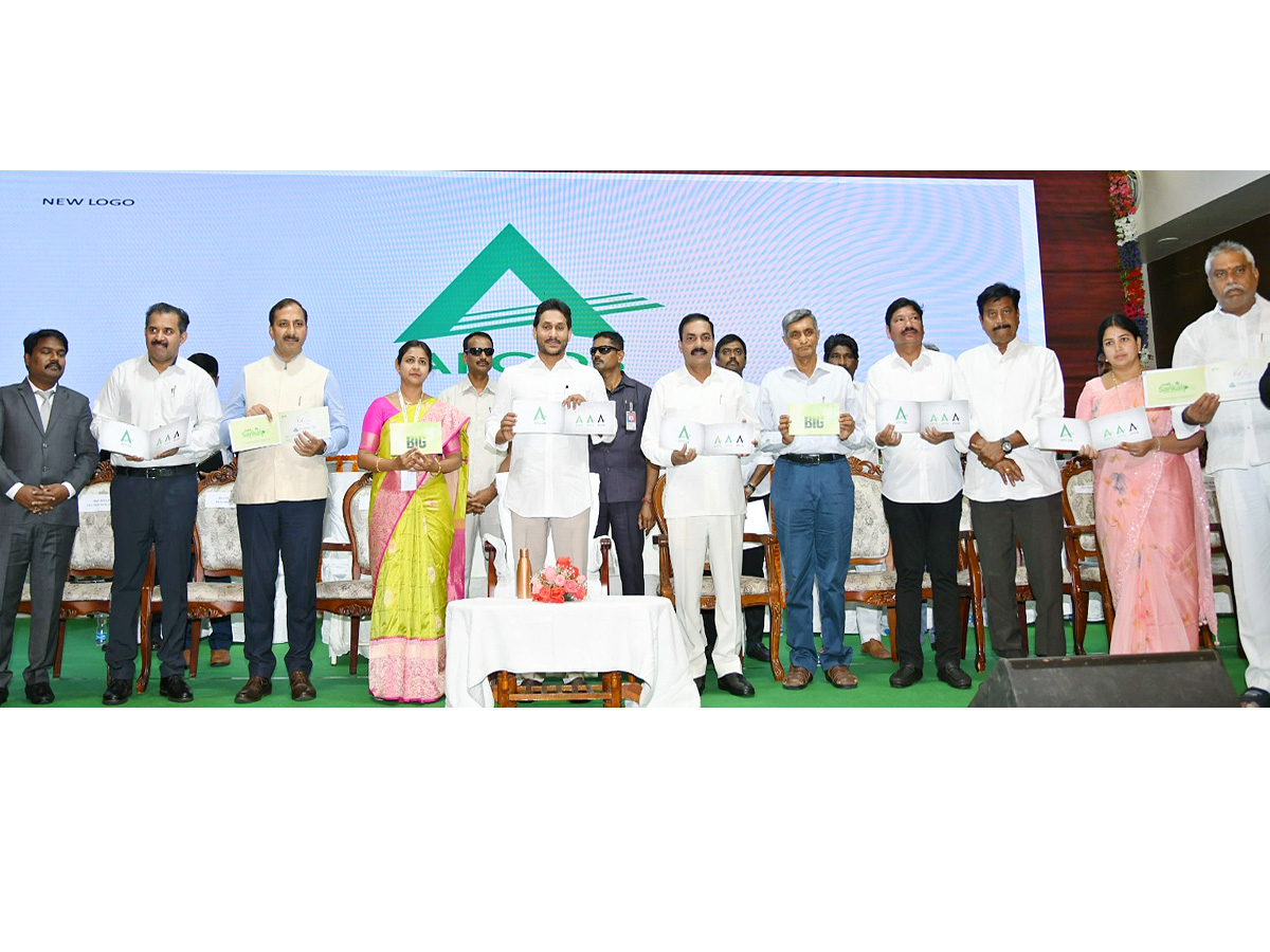 CM_20Jagan_20At_20Diamond_20Jubilee_20Celebrations_20of_20APCOB_20photos_13.jpg 14