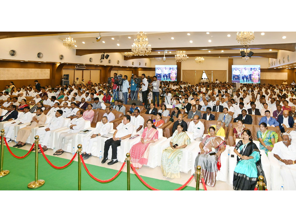 CM_20Jagan_20At_20Diamond_20Jubilee_20Celebrations_20of_20APCOB_20photos_5.jpg 6