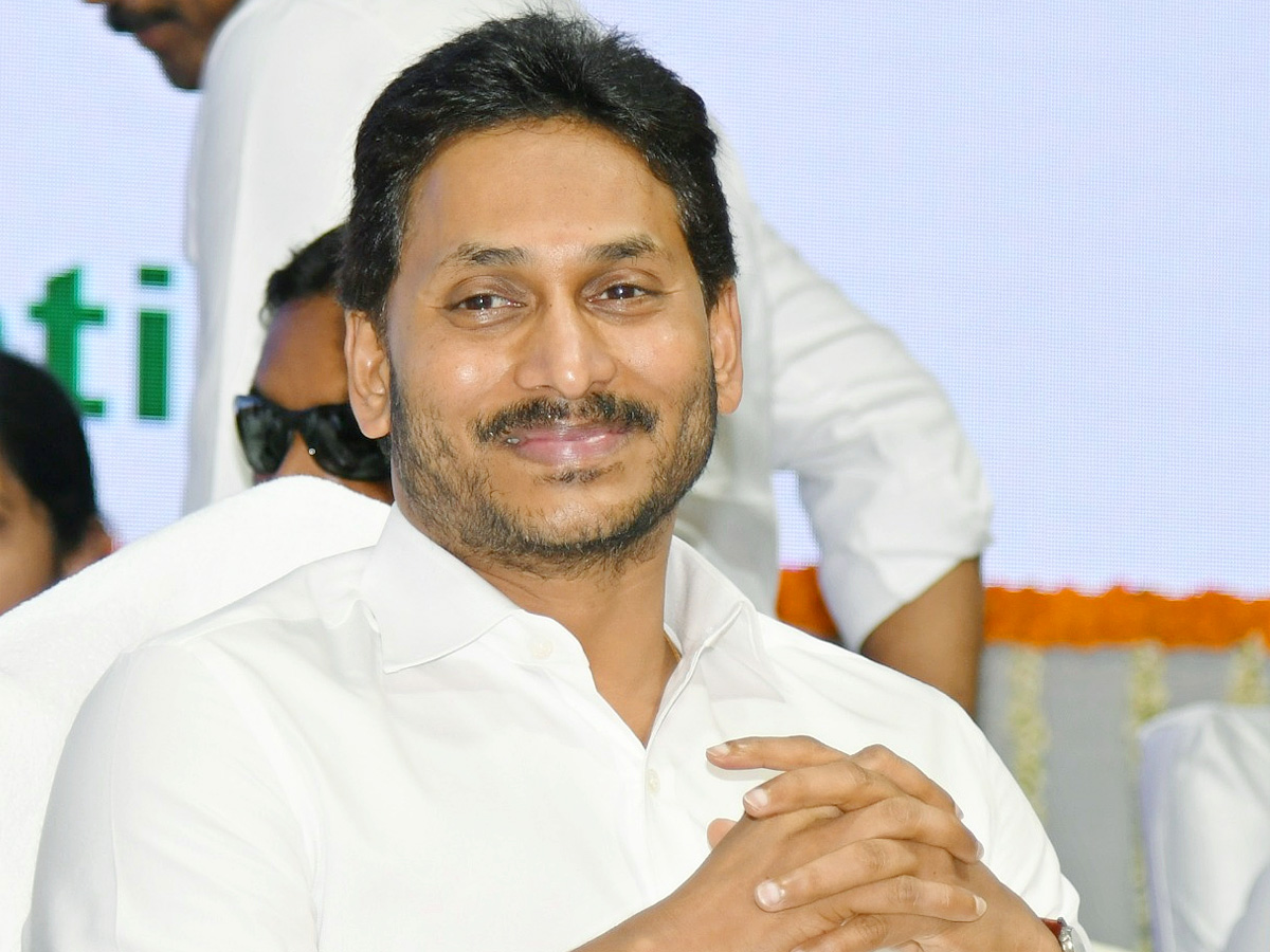 CM_20Jagan_20At_20Diamond_20Jubilee_20Celebrations_20of_20APCOB_20photos_8.jpg 9