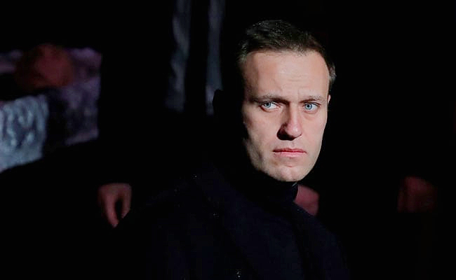 Putin-Critic-Alexei-Navalny-Sentenced.jpg
