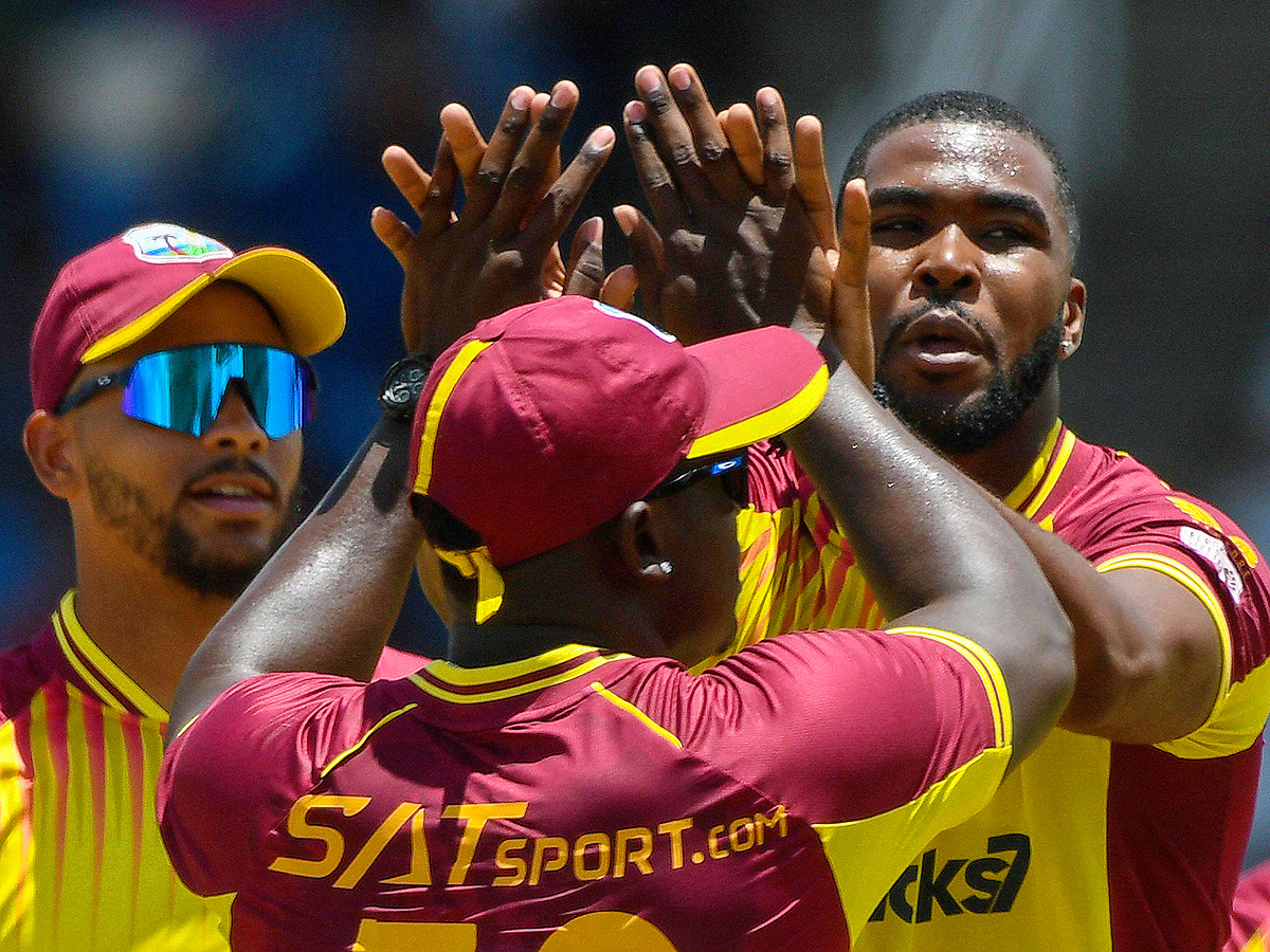 west_20Indies_20beat_20India_20by_204_20runs_20in_201st_20T20_20Photos_14.jpg 14