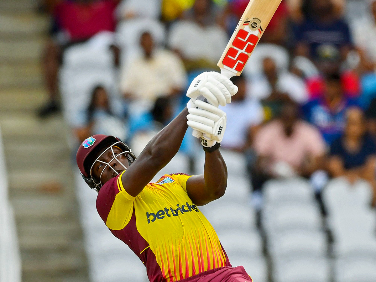 west_20Indies_20beat_20India_20by_204_20runs_20in_201st_20T20_20Photos_15.jpg 15