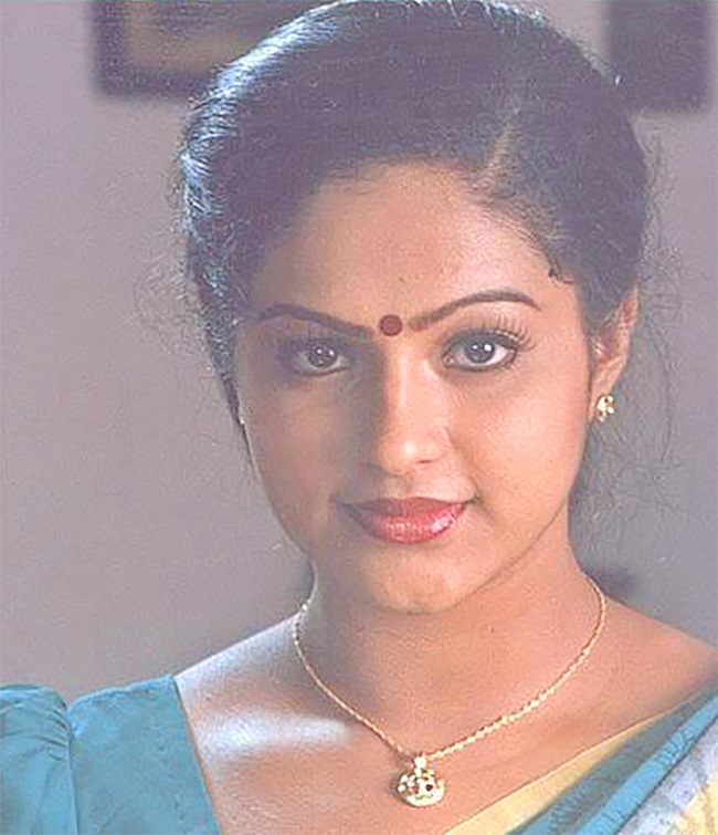 Beautiful_20And_20Glamorous_20Actress_20Raasi_20Unseen_20Photos_20Trending_20On_20Social_20Media-7.jpg 6