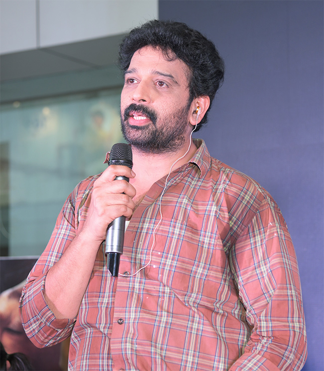 JD_20Chakravarthy_20in_20Visakhapatnam_20Pics-10.jpg 10