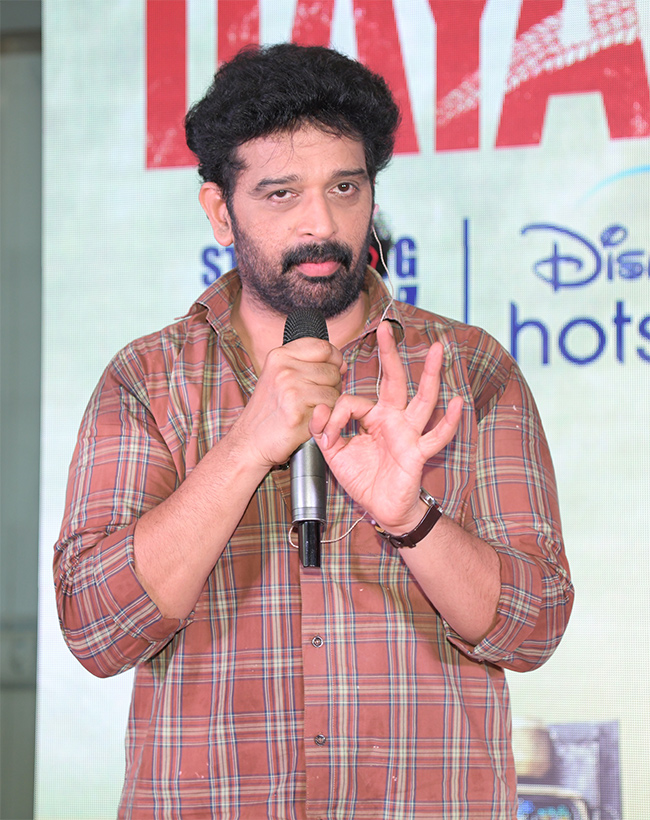JD_20Chakravarthy_20in_20Visakhapatnam_20Pics-11.jpg 11