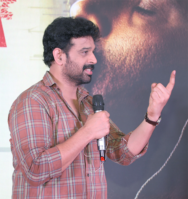 JD_20Chakravarthy_20in_20Visakhapatnam_20Pics-13.jpg 12