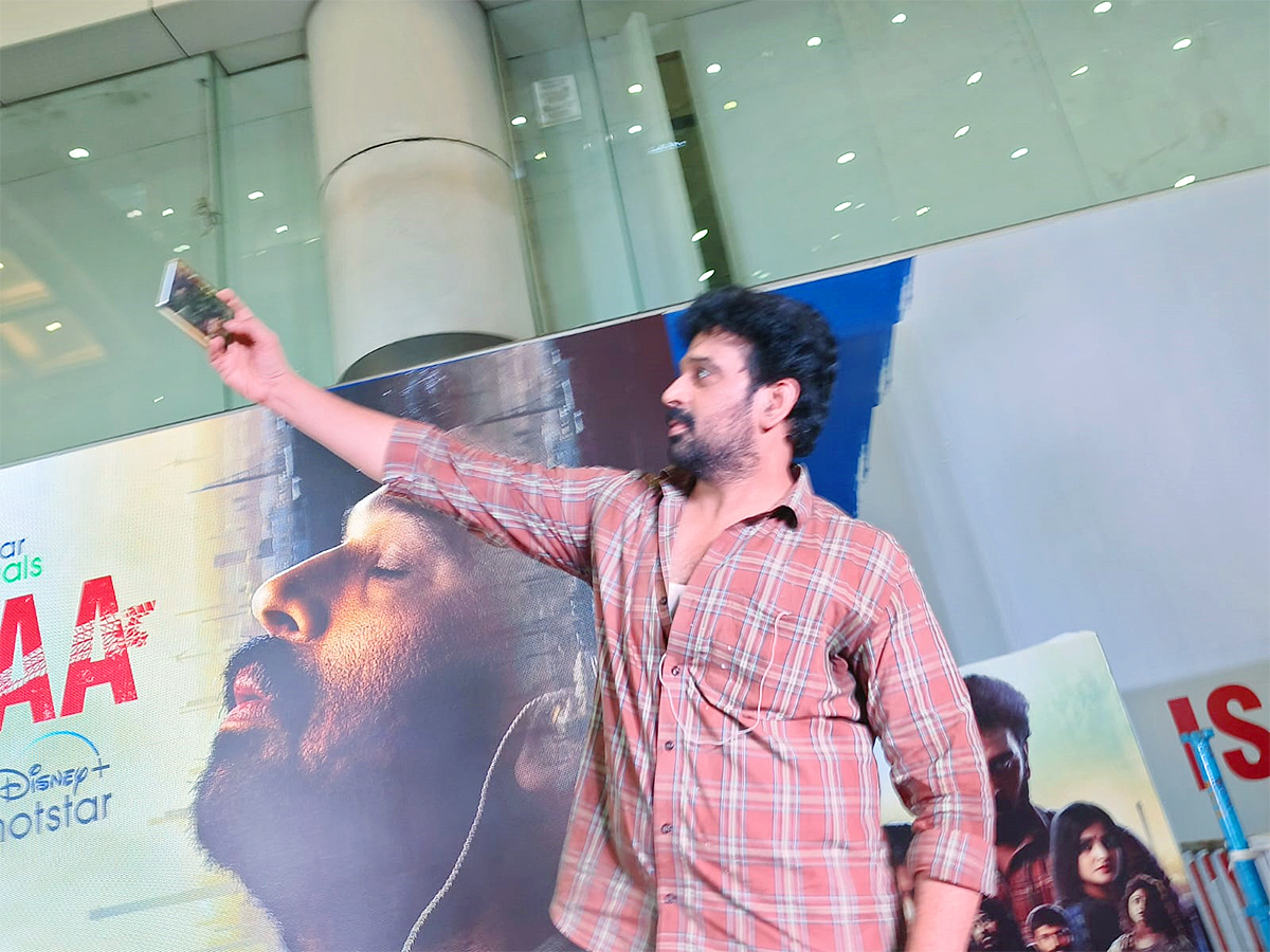 JD_20Chakravarthy_20in_20Visakhapatnam_20Pics-3.jpg 3