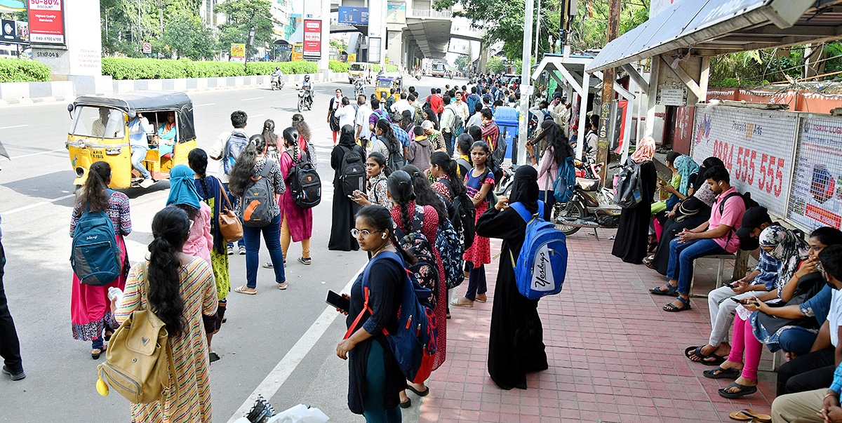 Telangana_20Tsrtc_20Bandh_20Telangana_20State_20Wide_20Updates-11.jpg 10
