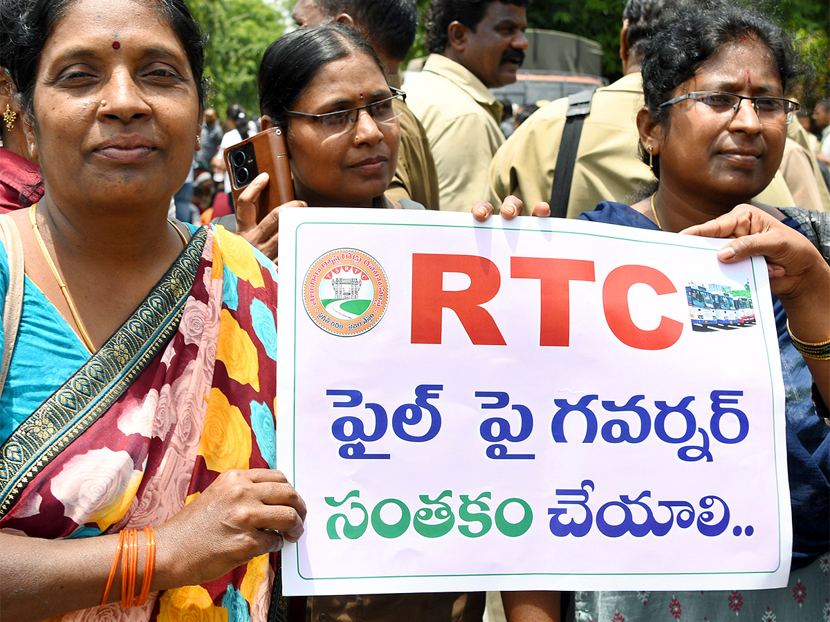 Telangana_20Tsrtc_20Bandh_20Telangana_20State_20Wide_20Updates-2.jpg 2