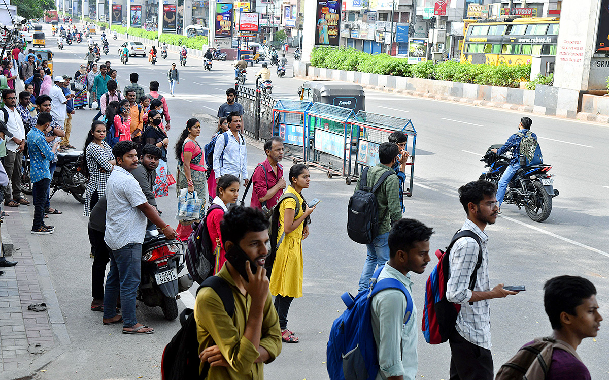 Telangana_20Tsrtc_20Bandh_20Telangana_20State_20Wide_20Updates-22.jpg 20