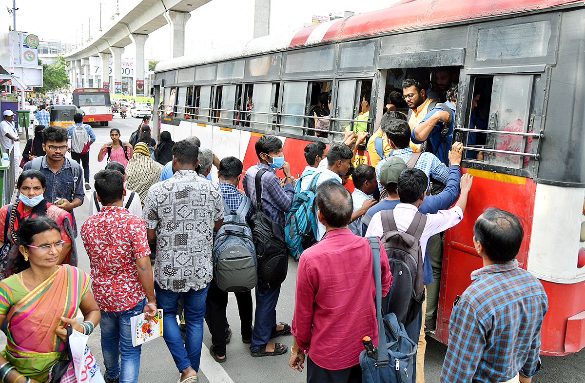 Telangana_20Tsrtc_20Bandh_20Telangana_20State_20Wide_20Updates-24.jpg 22