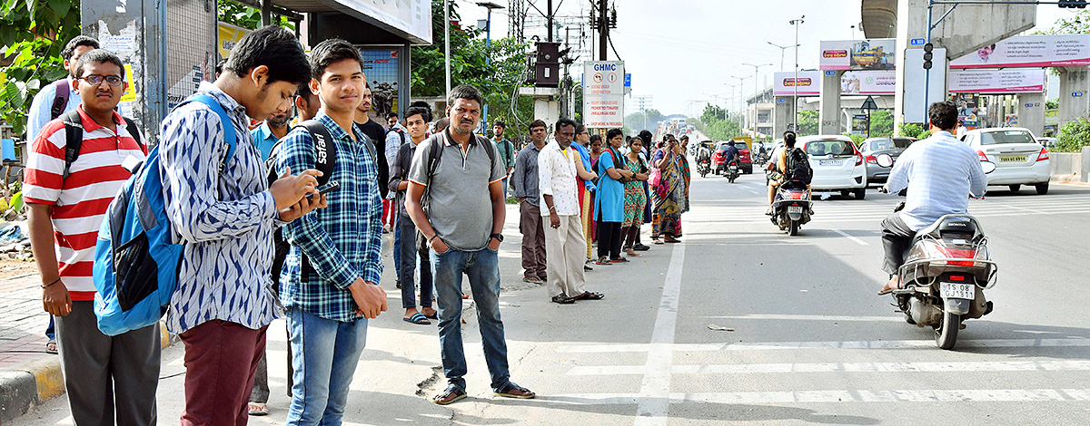 Telangana_20Tsrtc_20Bandh_20Telangana_20State_20Wide_20Updates-27.jpg 25