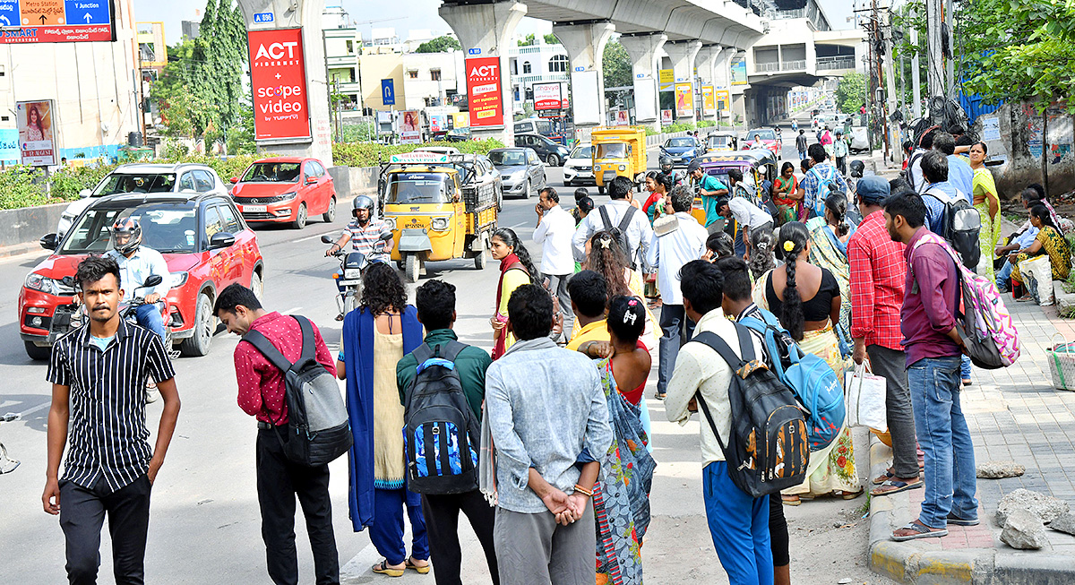 Telangana_20Tsrtc_20Bandh_20Telangana_20State_20Wide_20Updates-6.jpg 6