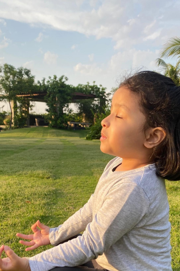 ziva-singh-dhoni.jpg 12