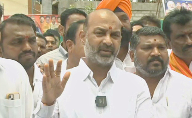 Bandi-Sanjay-Sensational-Comments.jpg