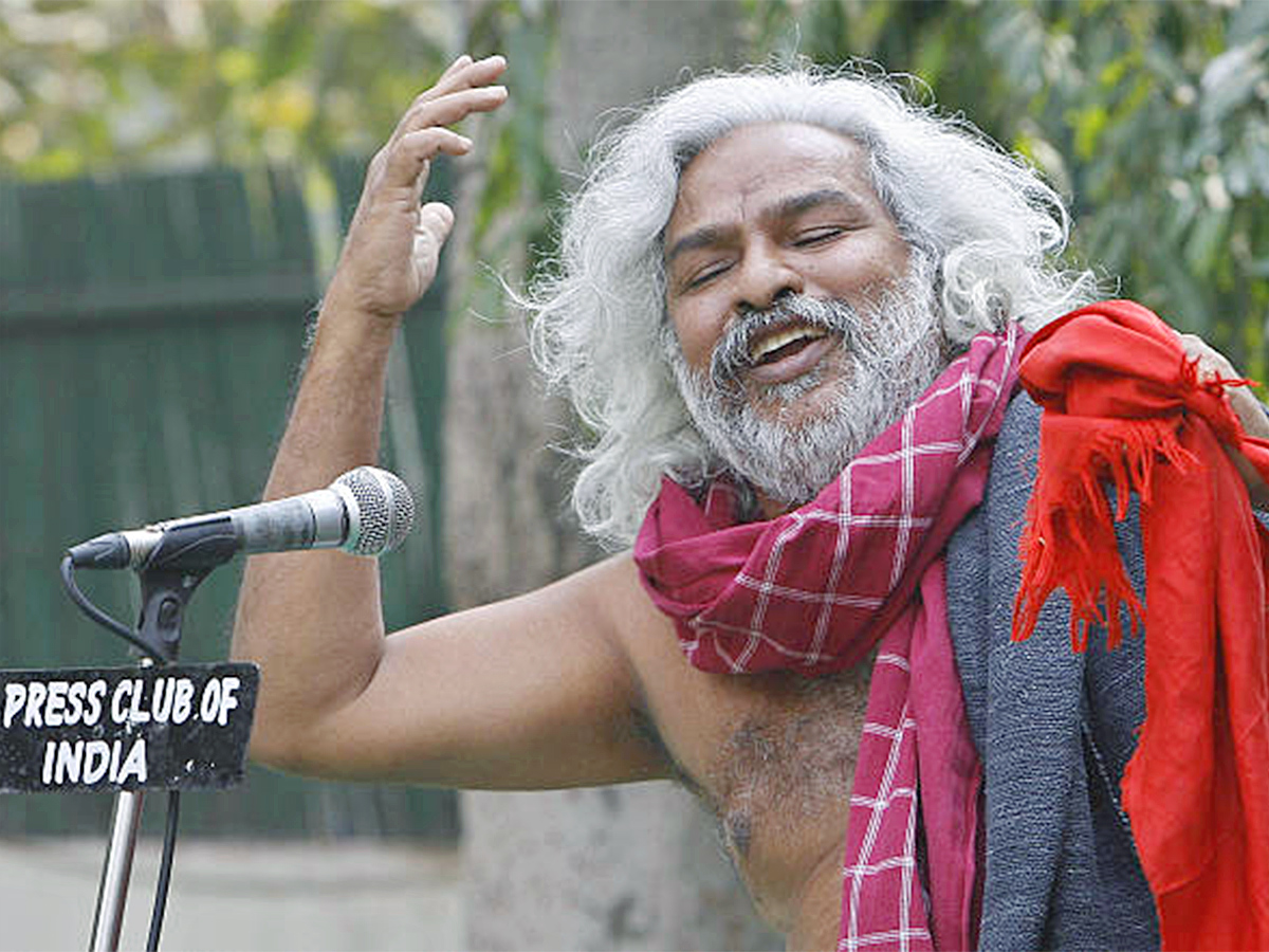 Popular_20Singer_20Gaddar_20Rare_20Photos-10.jpg 10