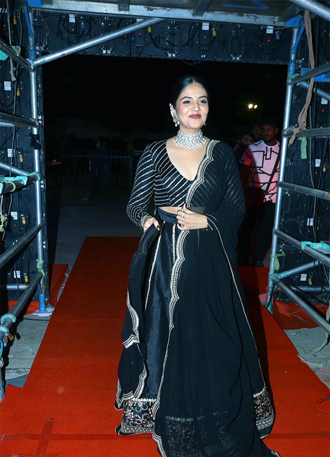 anchor_20sreemukhi_20photos.jpg 10