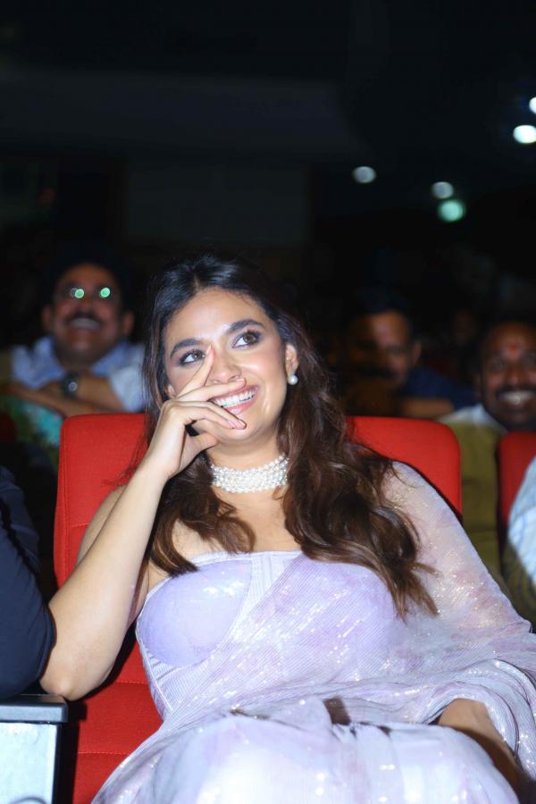 keerthysmile.jpg 22