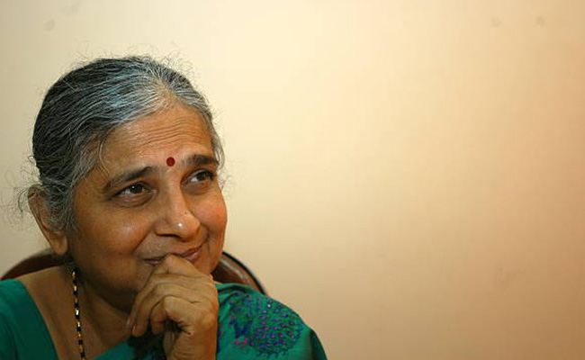 Infosys_20chairperson_20sudha_20murthy_20photos_11.jpg 12