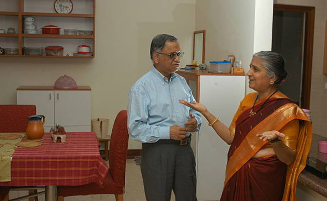 Infosys_20chairperson_20sudha_20murthy_20photos_12.jpg 13