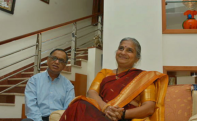 Infosys_20chairperson_20sudha_20murthy_20photos_13.jpg 14