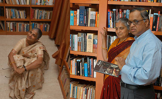 Infosys_20chairperson_20sudha_20murthy_20photos_18.jpg 19