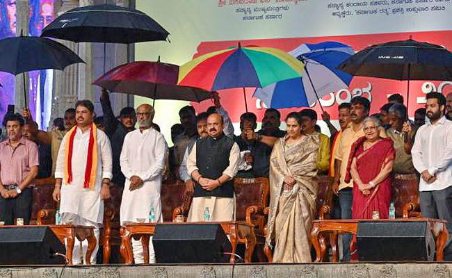 Infosys_20chairperson_20sudha_20murthy_20photos_7.jpg 8