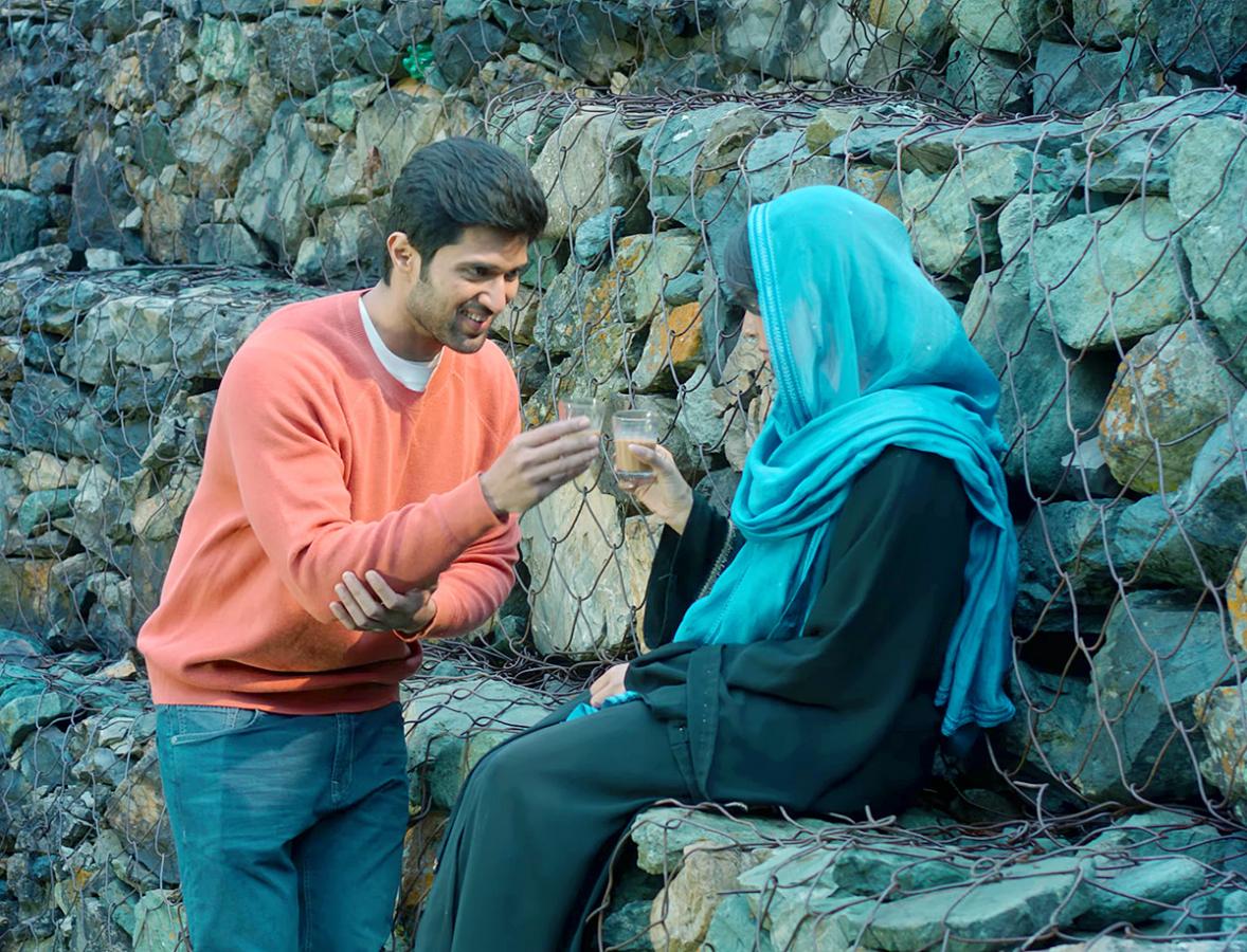 Vijay_20Devarakonda_20Samantha_20Kushi_20movie_20HD_20Stills-2.jpg 2