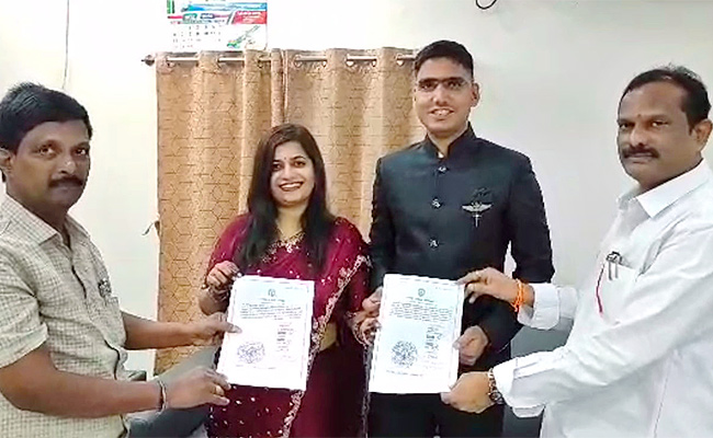 krishna-joint-collector-aparajitha-marries.jpg