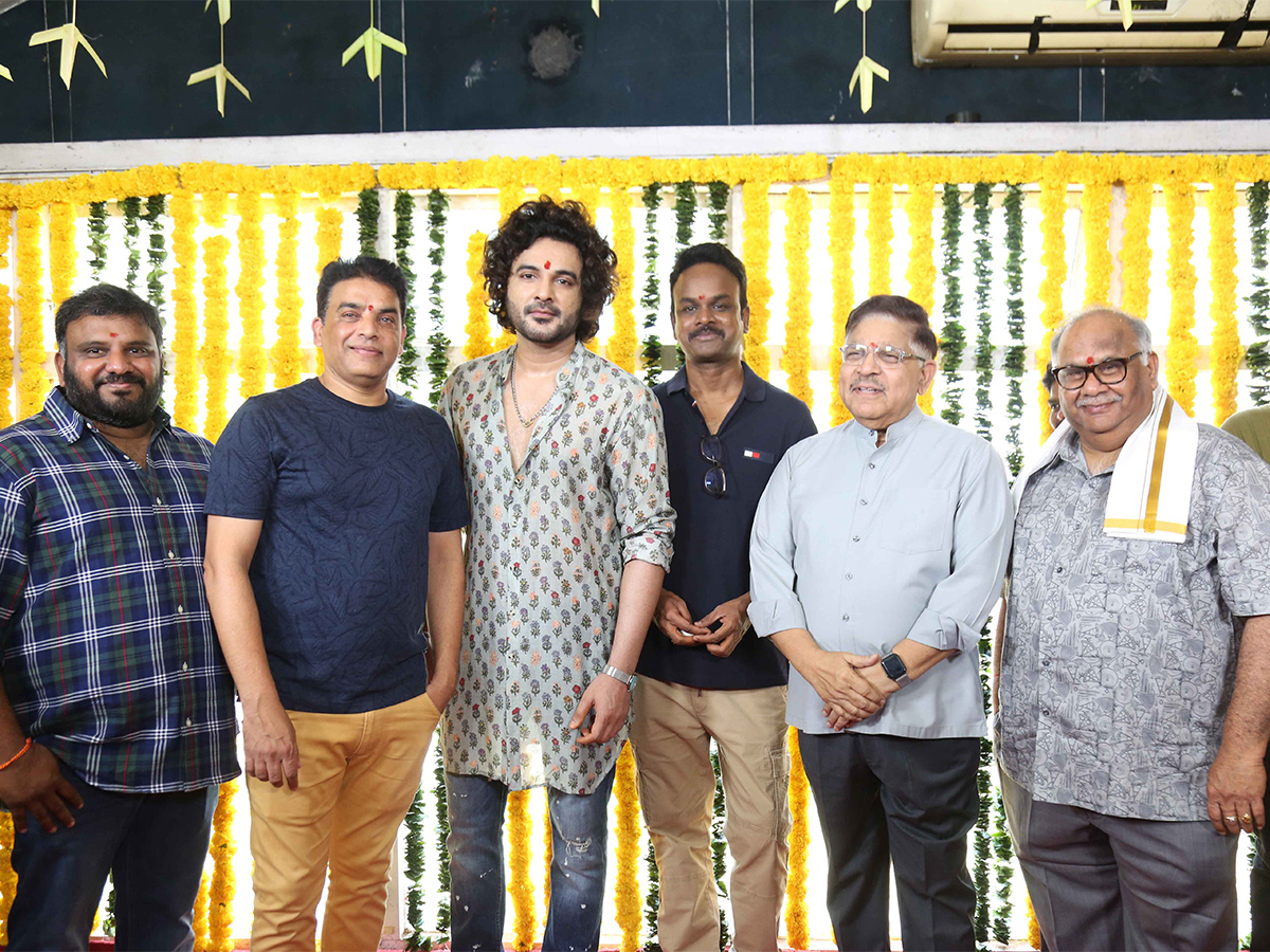 Bommarillu_20Bhaskar_20Siddhu_20Jonnalagadda_20new_20movie_20launched-1.jpg 1