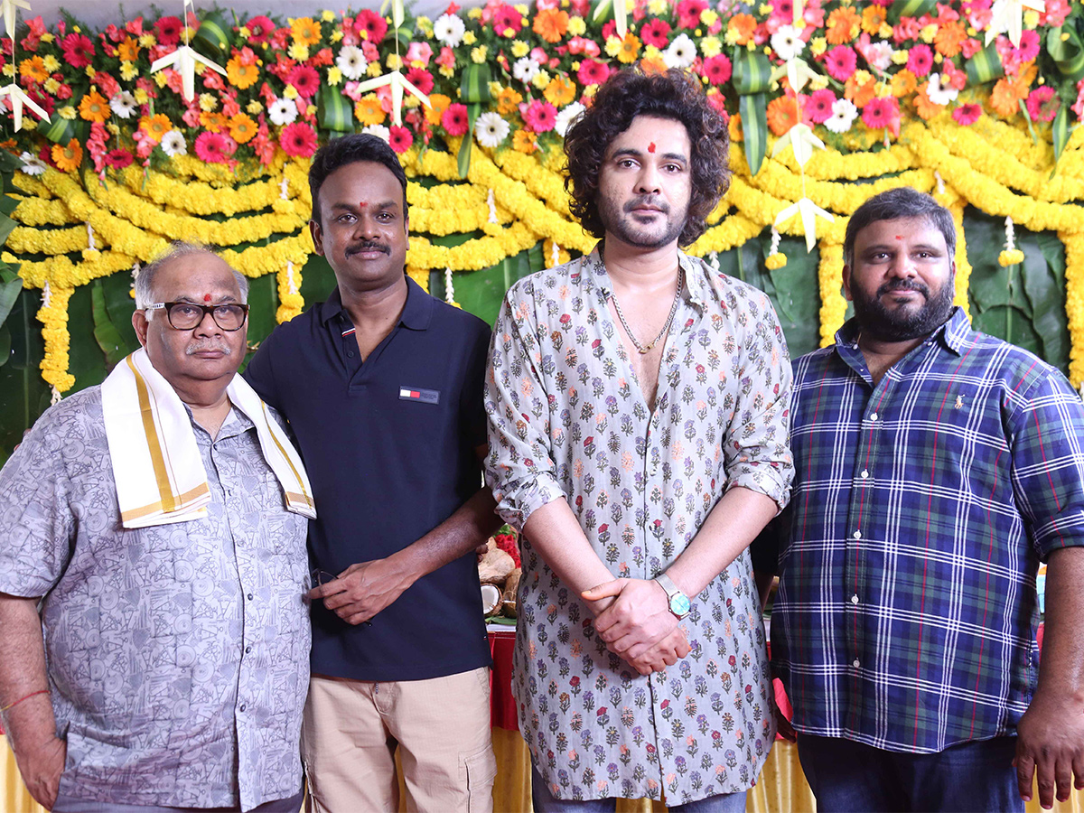 Bommarillu_20Bhaskar_20Siddhu_20Jonnalagadda_20new_20movie_20launched-13.jpg 12