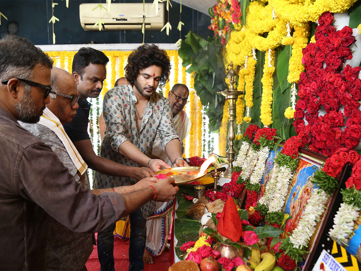 Bommarillu_20Bhaskar_20Siddhu_20Jonnalagadda_20new_20movie_20launched-14.jpg 13