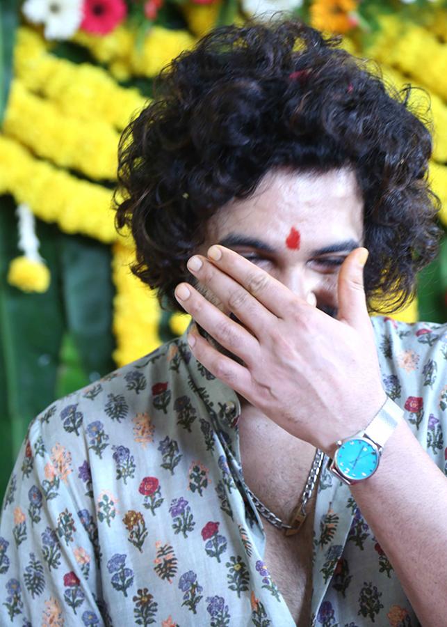 Bommarillu_20Bhaskar_20Siddhu_20Jonnalagadda_20new_20movie_20launched-15.jpg 14