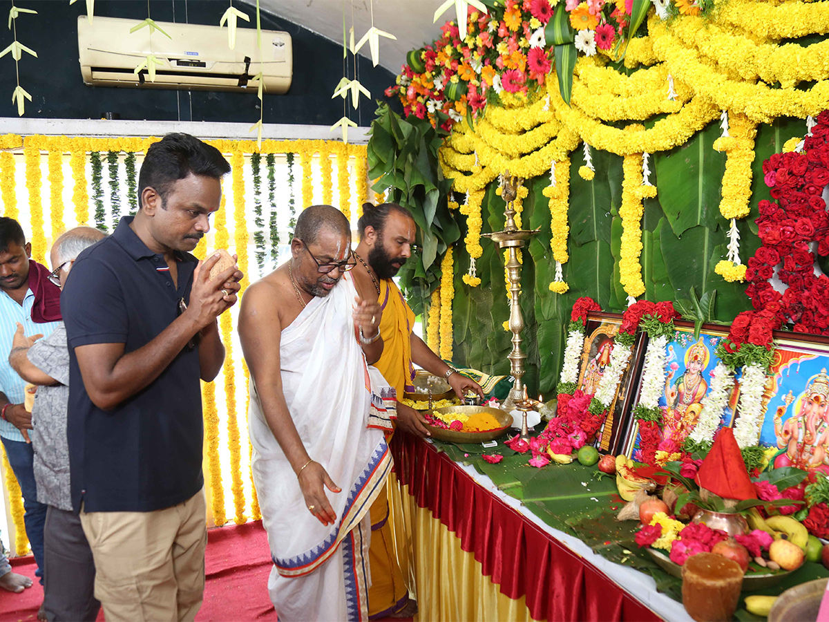 Bommarillu_20Bhaskar_20Siddhu_20Jonnalagadda_20new_20movie_20launched-2.jpg 2