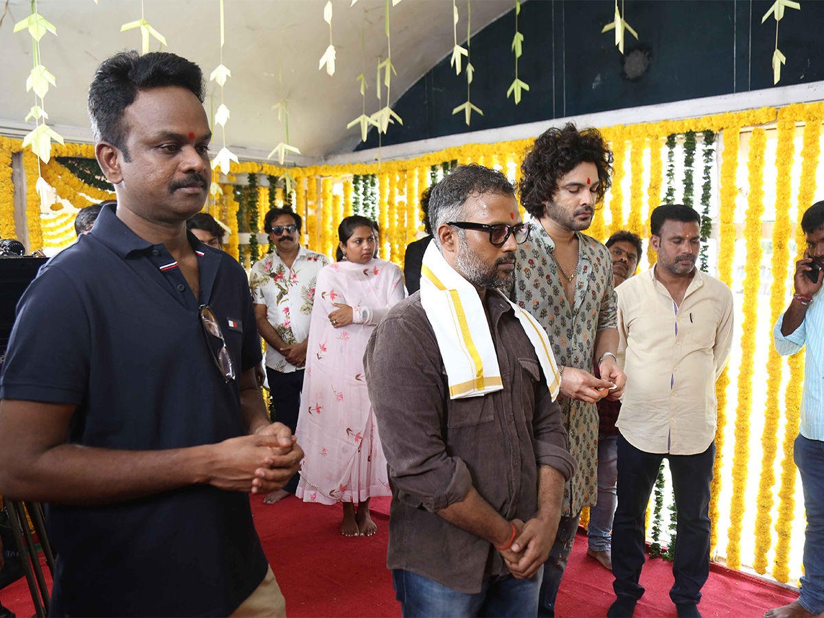 Bommarillu_20Bhaskar_20Siddhu_20Jonnalagadda_20new_20movie_20launched-23.jpg 21