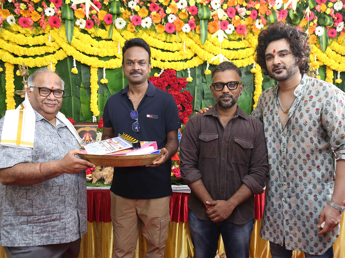 Bommarillu_20Bhaskar_20Siddhu_20Jonnalagadda_20new_20movie_20launched-26.jpg 24