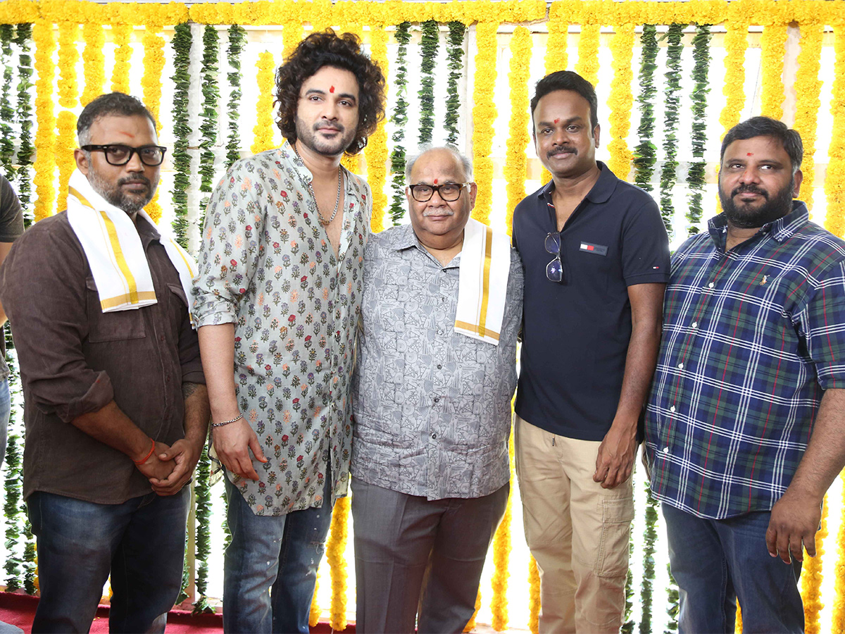 Bommarillu_20Bhaskar_20Siddhu_20Jonnalagadda_20new_20movie_20launched-3.jpg 3