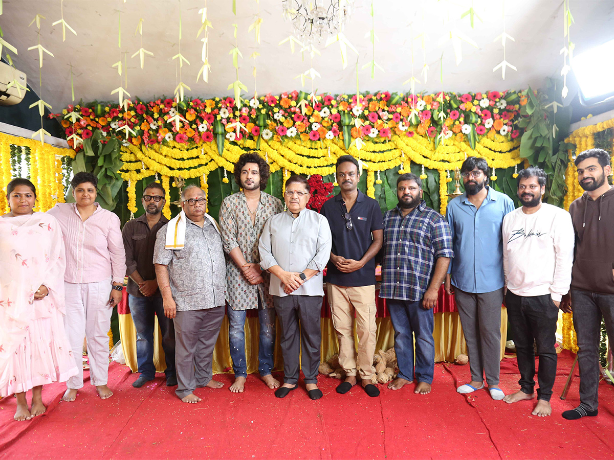 Bommarillu_20Bhaskar_20Siddhu_20Jonnalagadda_20new_20movie_20launched-7.jpg 6
