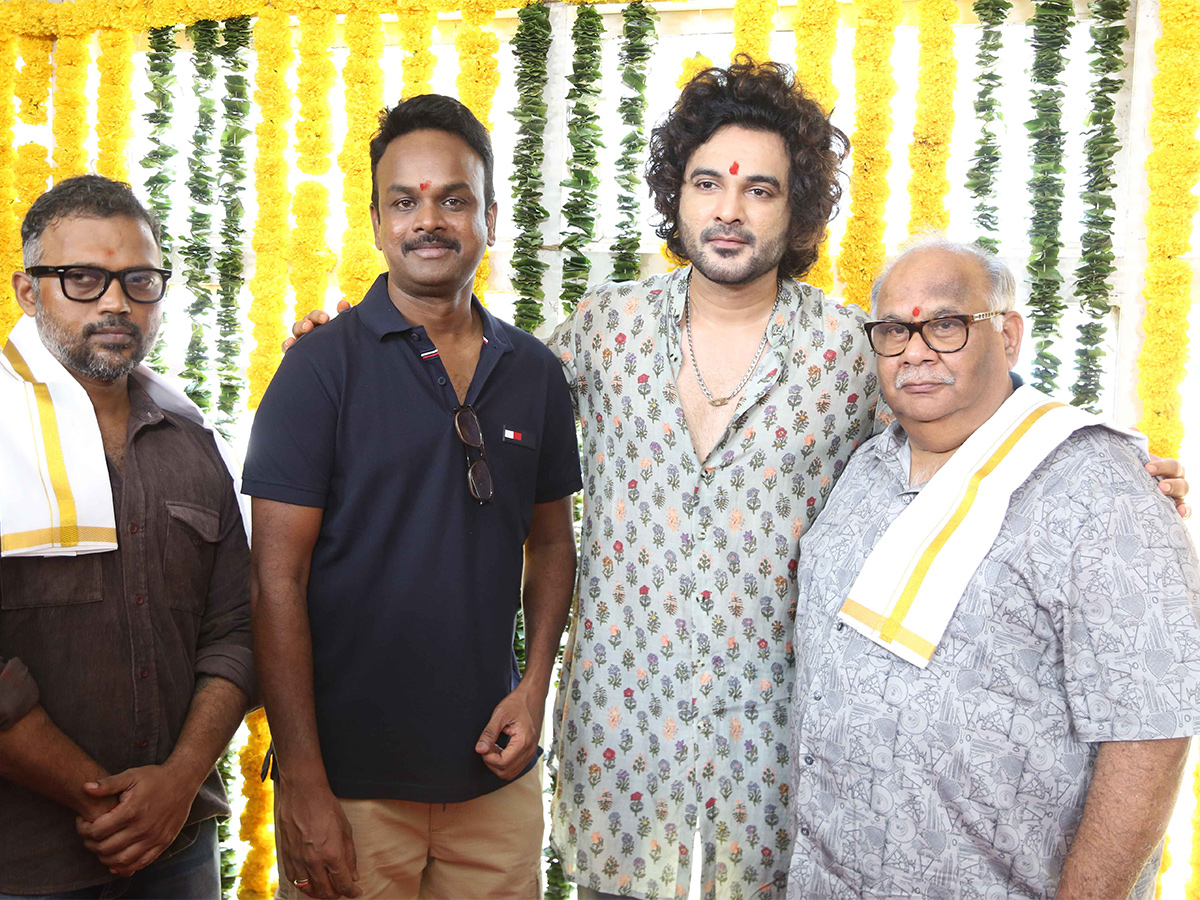 Bommarillu_20Bhaskar_20Siddhu_20Jonnalagadda_20new_20movie_20launched-9.jpg 8