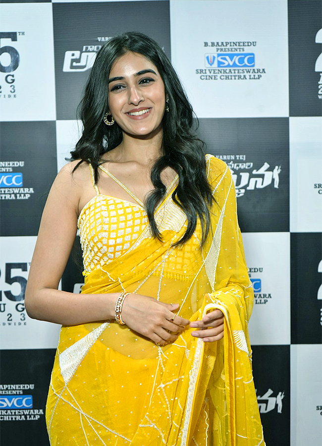 Actress_20Sakshi_20Vaidya_20Pics-11.jpg 11