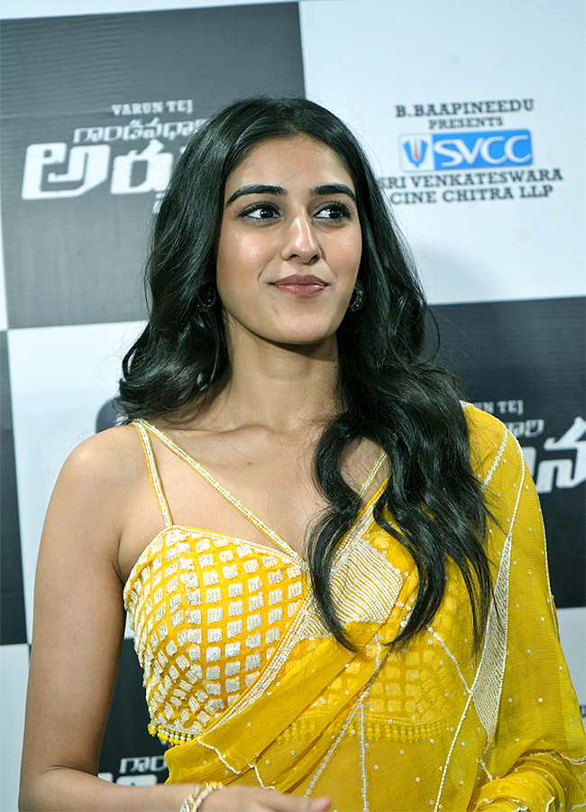 Actress_20Sakshi_20Vaidya_20Pics-15.jpg 15