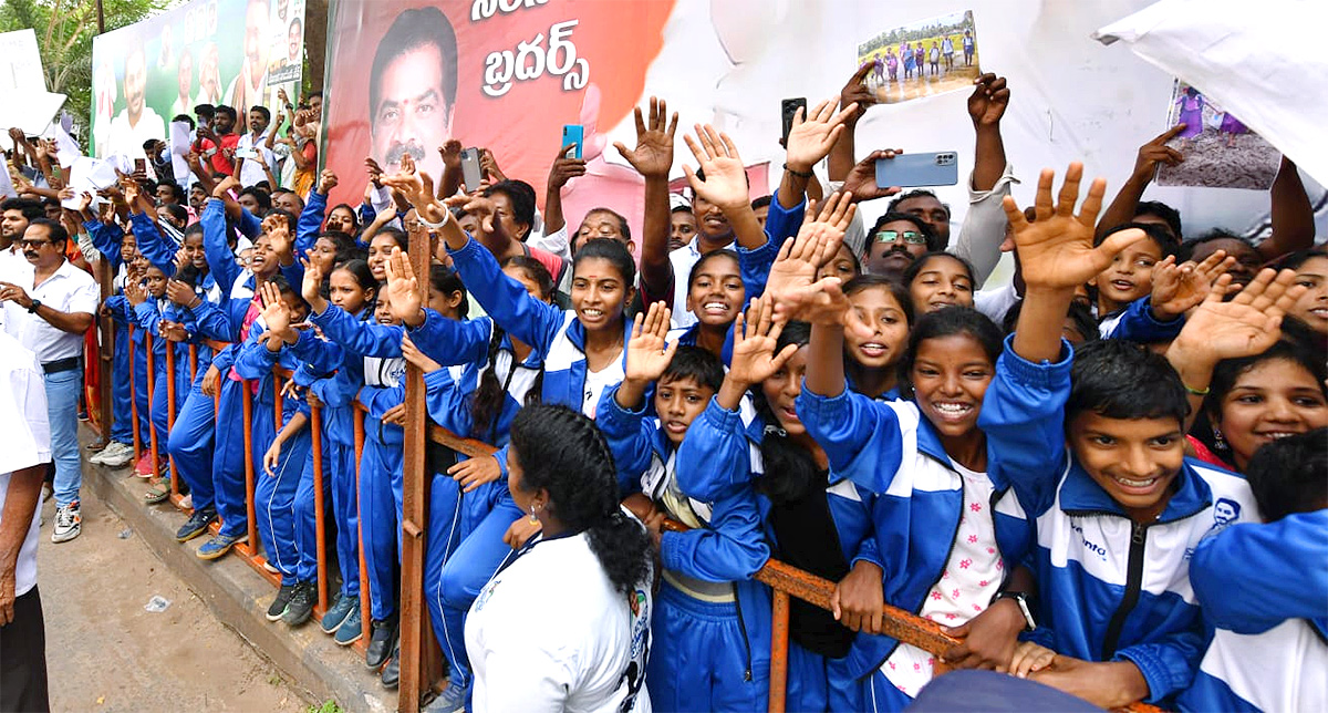 Huge_20Crowd_20_20At_20CM_20YS_20Jagans_20Amalapuram_20Public_20Meeting-21.jpg 20