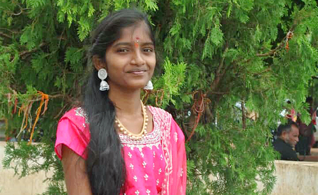 Pradeepthi-Sudden-Death-At-Freshers-Day-Event.jpg