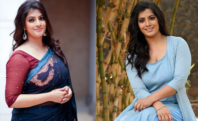 Varalaxmi-Sarathkumar.jpg