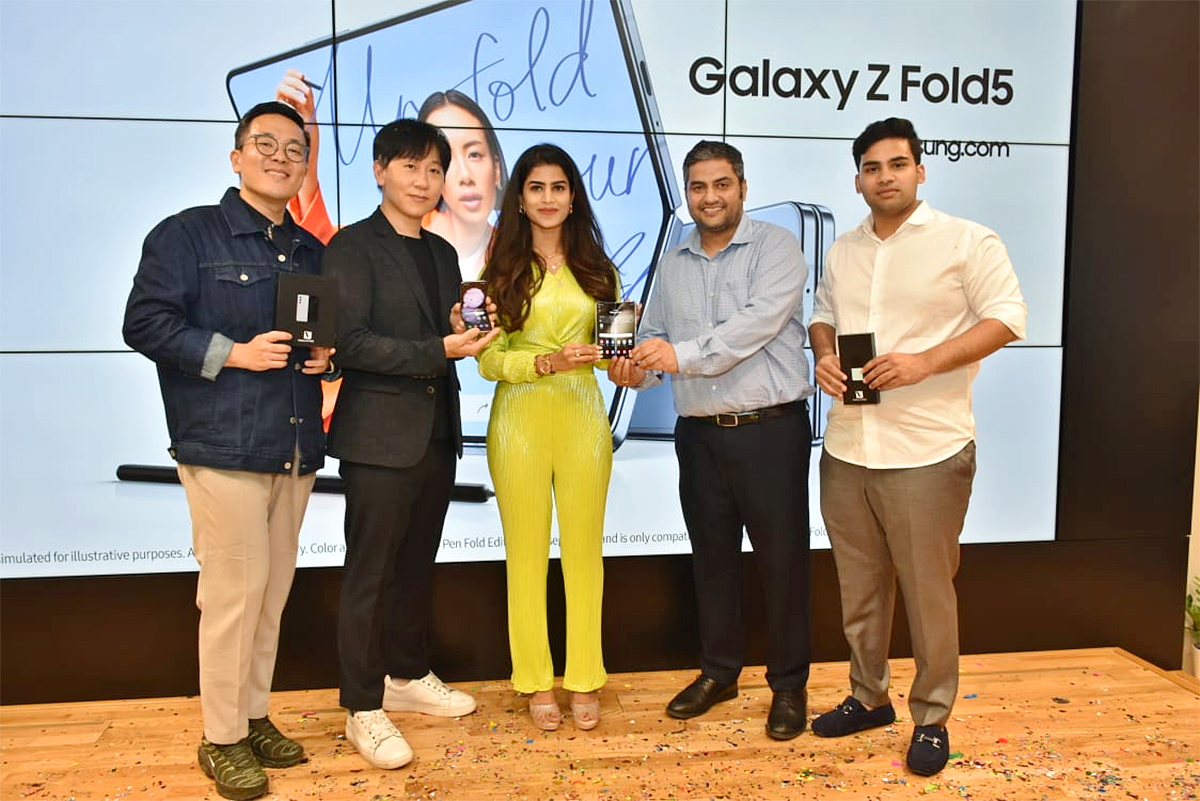 Actress_20Srilekha_20Photos_20in_20new_20launching_20Samsung_20Galaxy_20smartphones-20.jpg 20